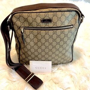 🌸Authentic Gucci GG Monogram Medium Messenger Bag Brown🌸